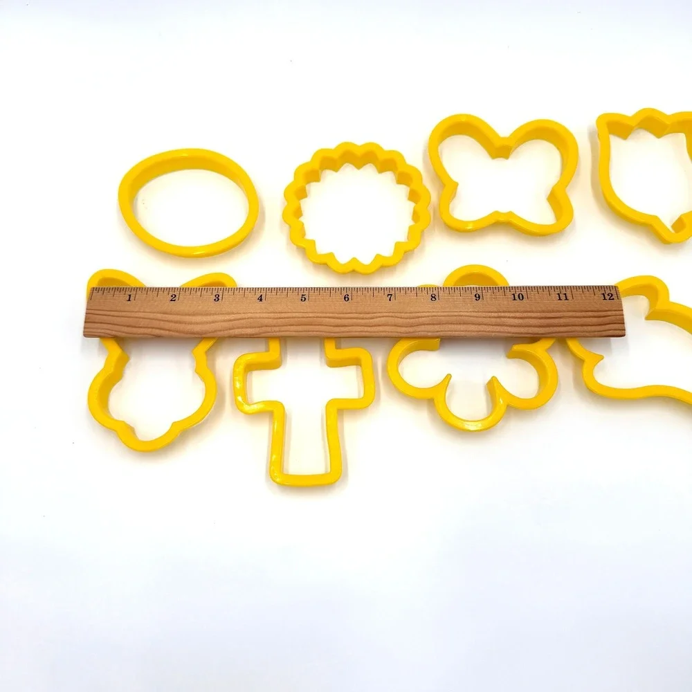 Wilton Easter Cookie Cutters Set of 8 Yellow Vintage Style 1990s
